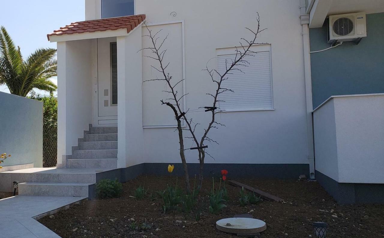 Apartmani Suncokreti - Sunflower Apartments Bar Exterior photo
